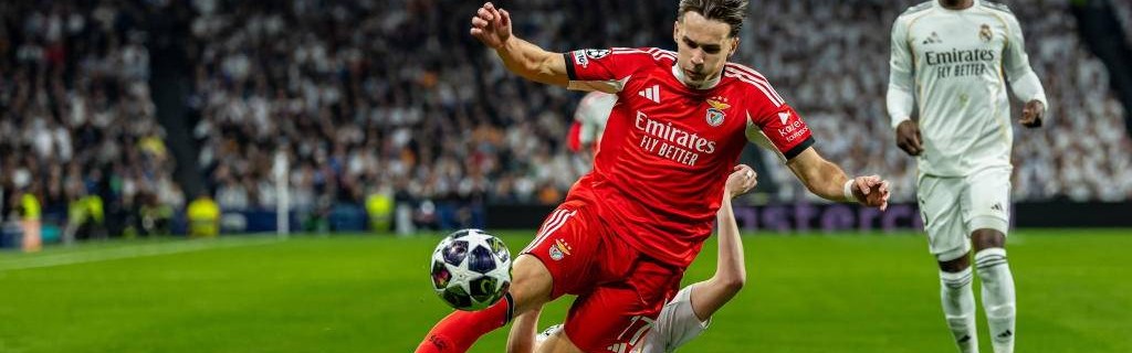 争议言论引爆伯纳乌！名嘴在《小酒馆》怒斥：皇马战曼城只是“海市蜃楼”，巴尔韦德本不该上场